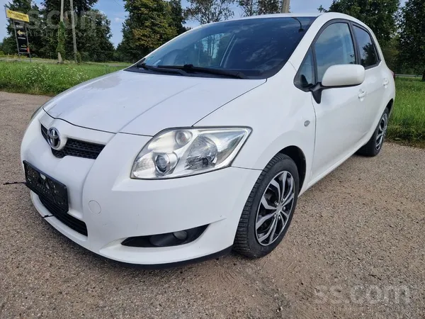 Toyota Auris - 1