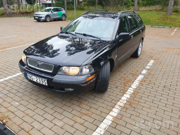 Volvo Volvo v40 2001g. 2.0 turbo, benzīns. 