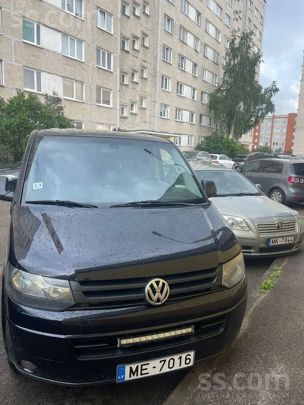 Volkswagen Продаю WV T5 Combi длинная база. Пятиместный. Два