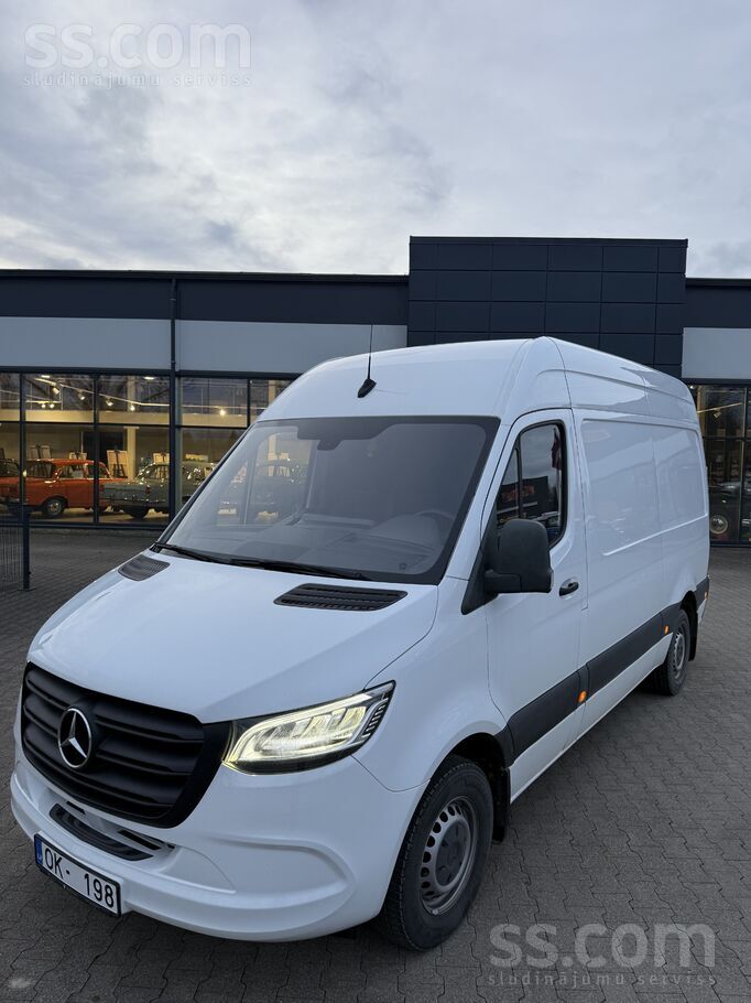 Mercedes Uzņēmums pārdod labu busu labā tehniskā un vizuālā