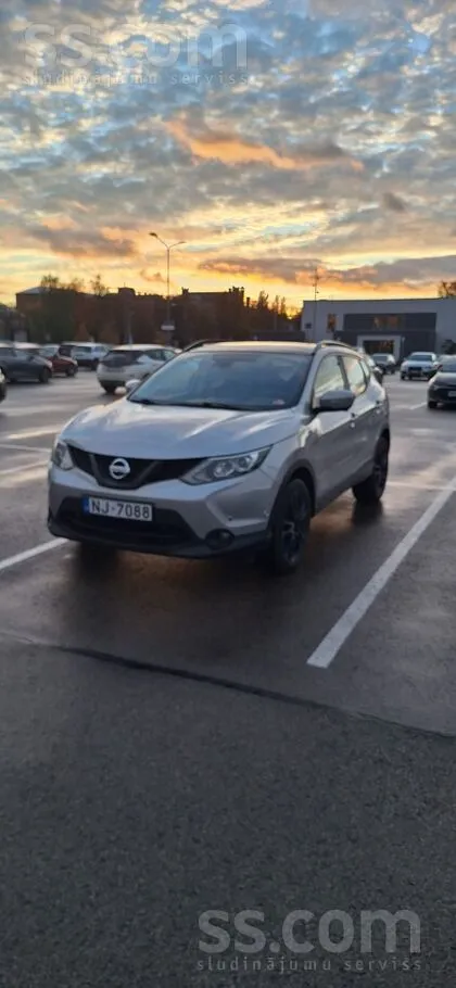 Nissan Pārdod Nissan Qashqai Tekna ar uzticamo 1.5D motor