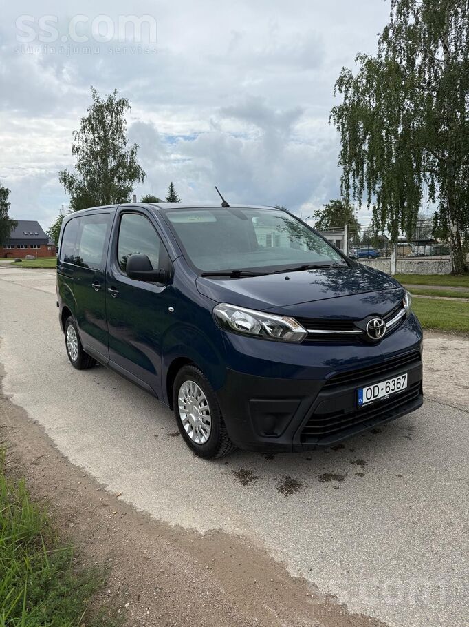 Auto ir ideāla tehniskā un vizuālā stāvoklī.
1.6 dīzeļa dzinējs ekonomisks