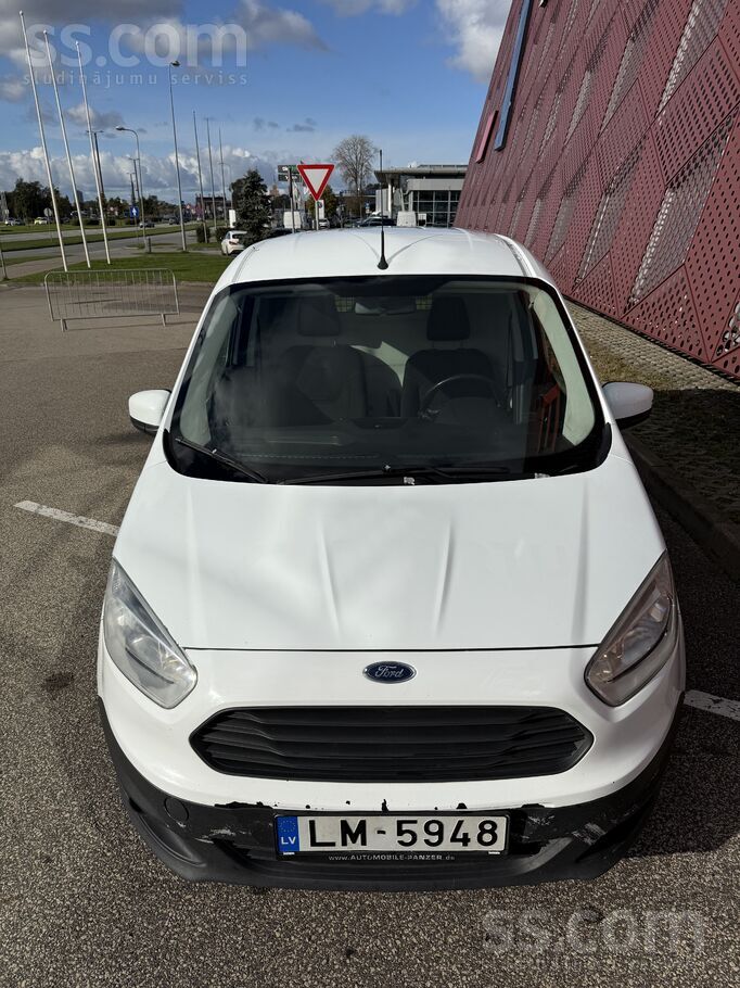 Priekšējā stikla apsilde. Tikko izieta tehniskā apskate.