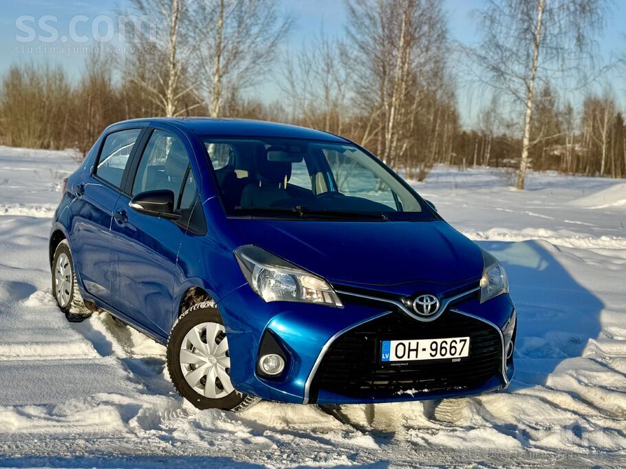 Toyota Yaris, 2015.gads, ekonomisks 1.3 benzīna dzinējs. Maziņš pilsētas aut
