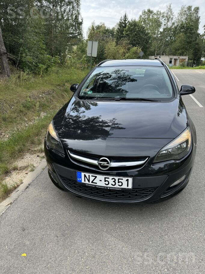 Opel Astra Sports Tourer 1.6 Cdti 81 kW 2015 no Vācijas. Ziemā netiek lietot