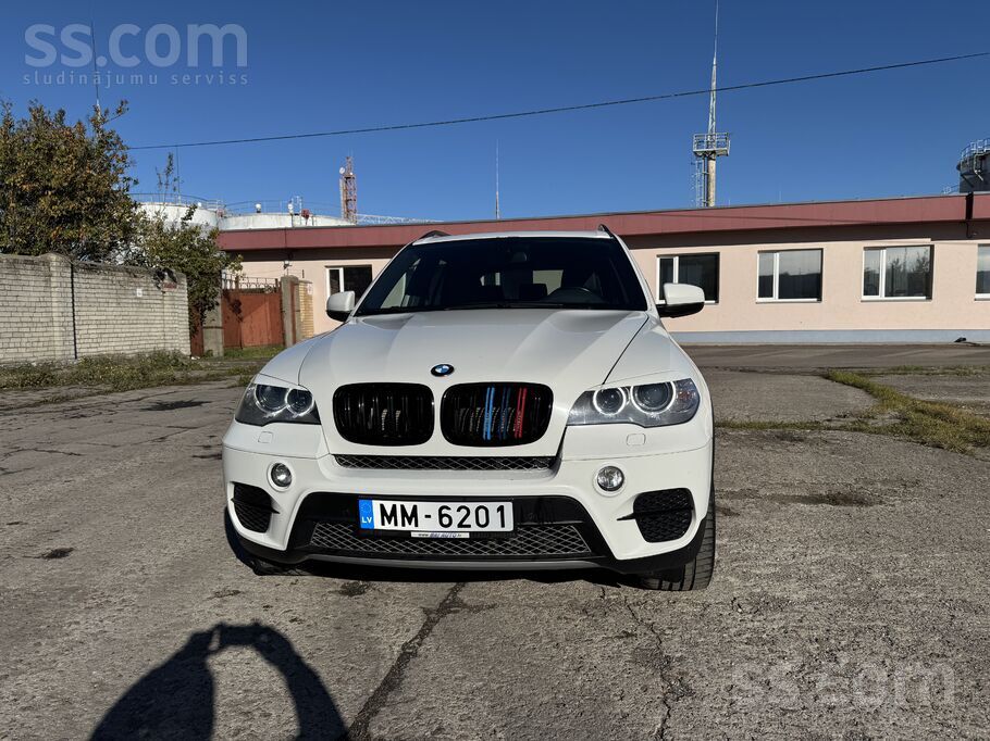 BMW Pārdod uzticamu un koptu BMW X5 Facelift ar 3.0 li