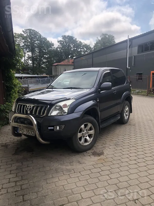 Toyota Land Cruiser - 1