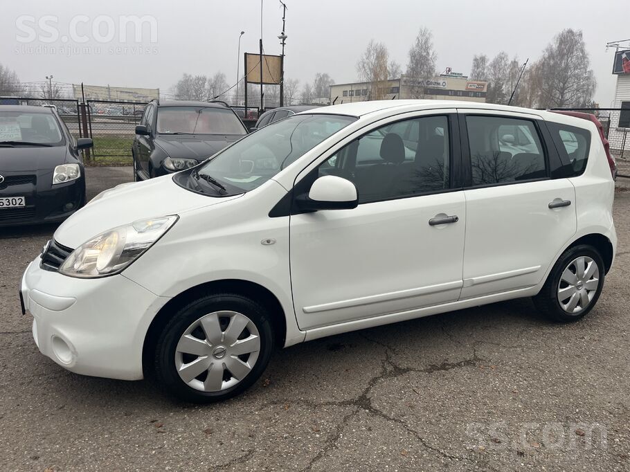 Auto ļoti laba tehniska un vizuala kartiba tikko atvests no Vācijas .ir serv