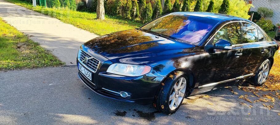 Volvo Pārdodu uzticamu auto, sakarā ar cita auto iegādi.