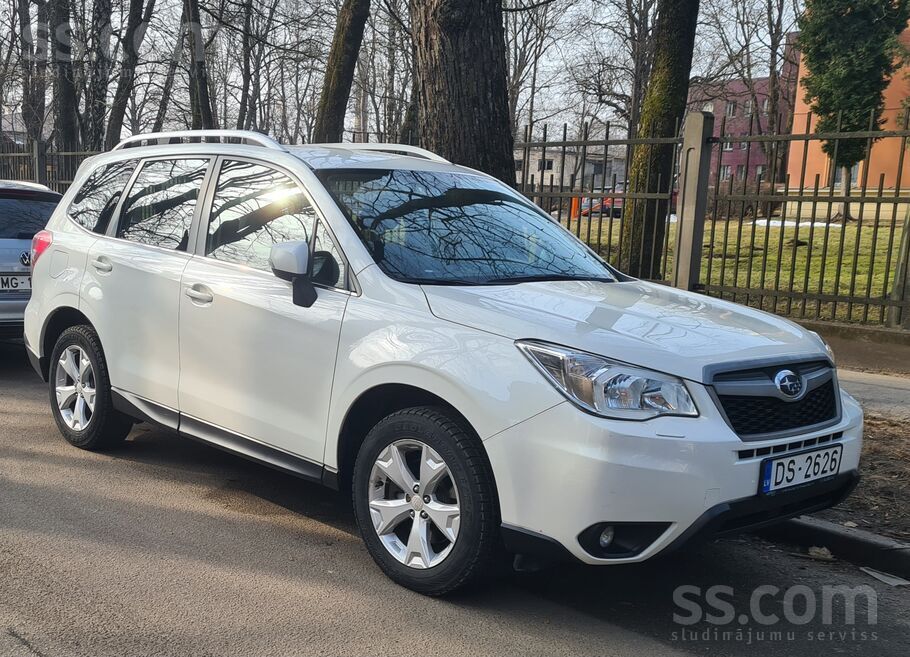 Borta dators, divas atslēgas, atpakaļskata kamera, kruīzkontrole, kondicioni