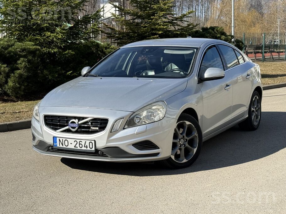 Volvo S60 D3 R-design 