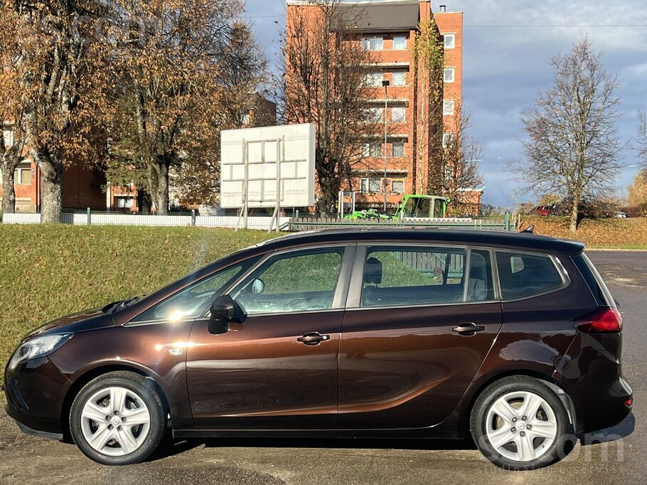Opel Zafira Tourer tikko no Vācijas.