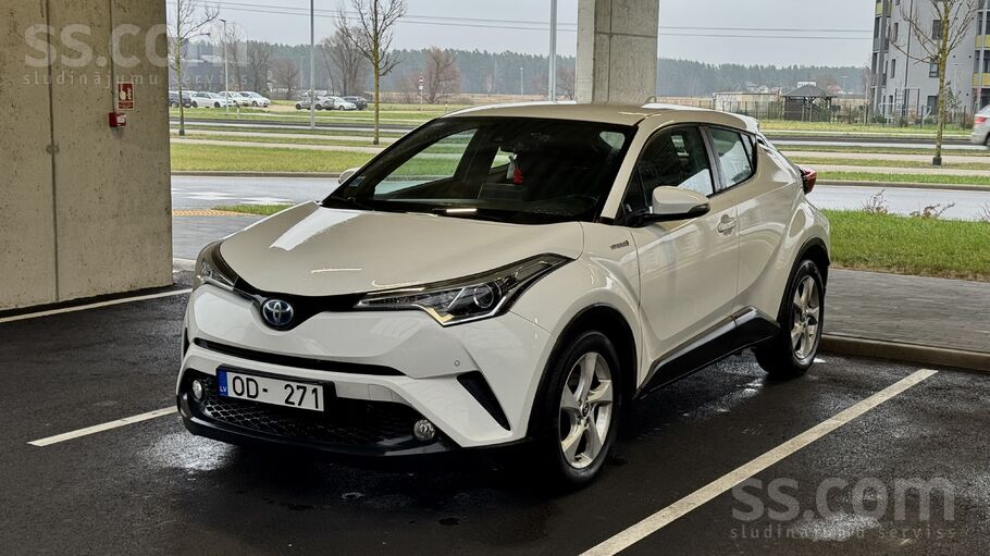 Toyota Saimniece pārdod ļoti akurātu un koptu Toyota Ch-R