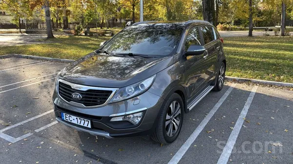 Pardod Kia sportage 2.0 crdi awd, pilnā komplektācija. Pirkts jauns pie dīle