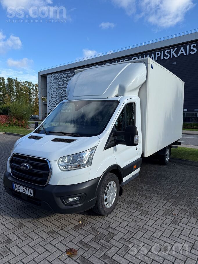 Neto cena: 17 355 Eur (bez pvn). Pārdod Ford Transit furgonu ar kravas liftu