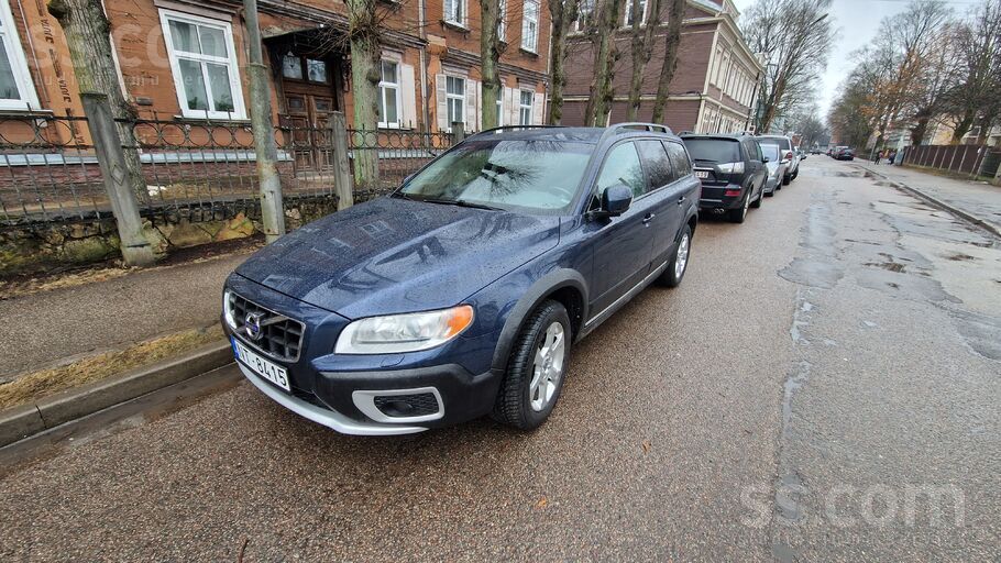 Volvo Auto perfektā tehniskā un vizuālā stāvoklī. 