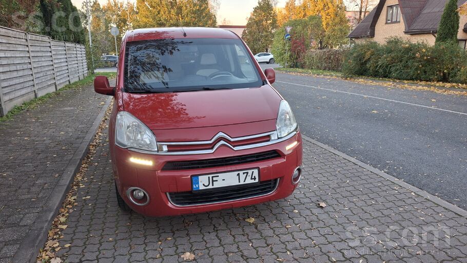 Pārdod Citroen Berlingo Kirsu Ziedu . 2013.gada. 1.6 dizelis(55kw). Tehniska