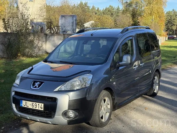 Peugeot 7 vietas 66kw jau uzlabotais motors ar novērstām b
