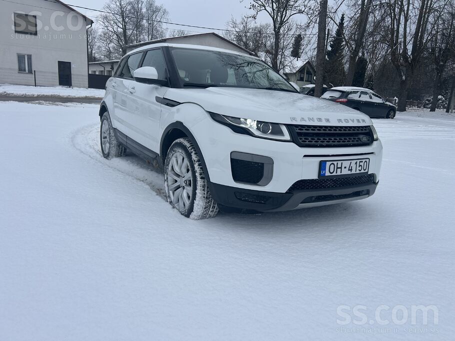 Land Rover Range Rover Evoque ar 2.0 litru dízeł dzinèju.
Auto ievests no