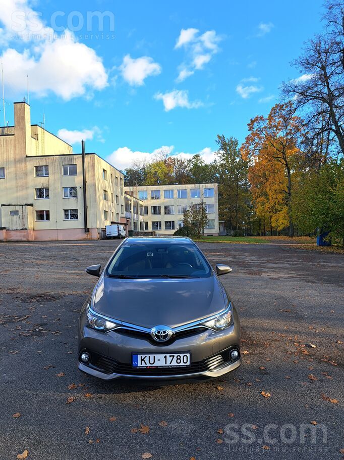 Toyota Sakarā ar jauna auto iegādi, tiek tirgots Toyota A