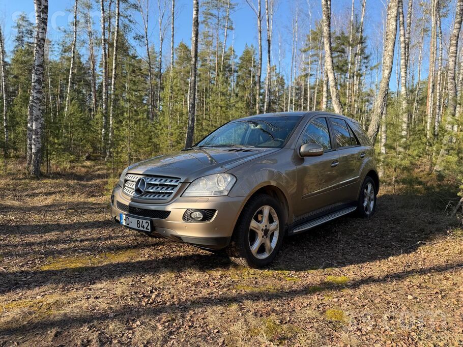 Pārdodu Mercedes-Benz Ml350, 4X4. Automašīna ir labā tehniskā stāvoklī. Pēdē