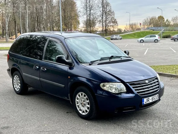 Chrysler Labi uzturēts auto ar tīru, koptu neaizsmēķētu sal