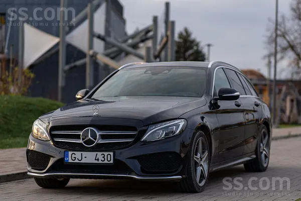 Mercedes Mercedess-Benz 220 Bluetec ar Amg pakotni. 