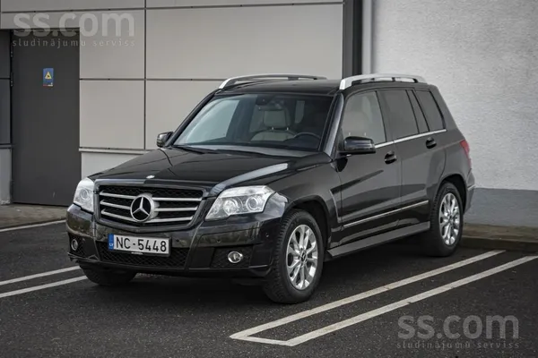 Mercedes Хорошая комплектация, реальный пробег. 