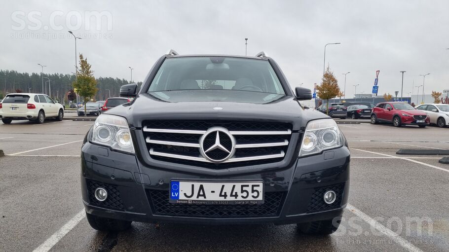 Хорошая комплектация, реальный пробег.
Музыка - Harman Kardon,
Полный