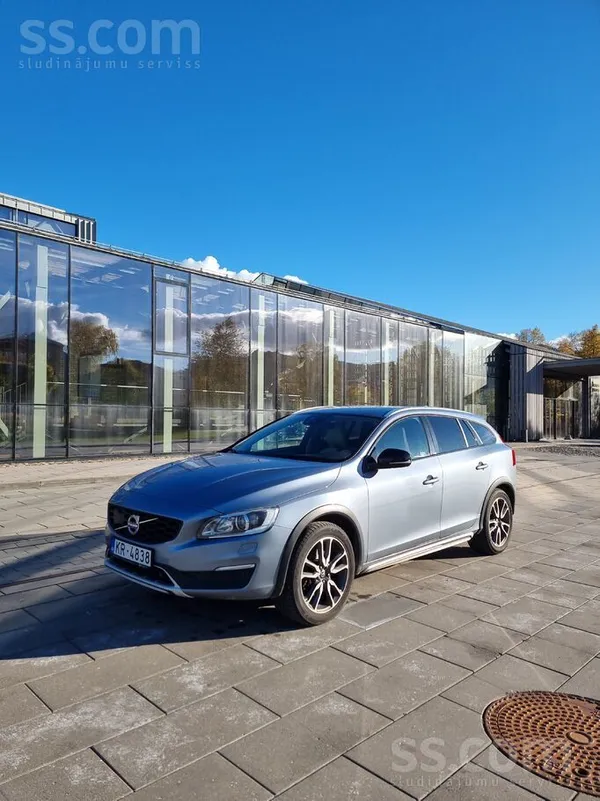 Volvo Pārdod Volvo V60 Cross country 2.0 T5, 4x4, 180 kw