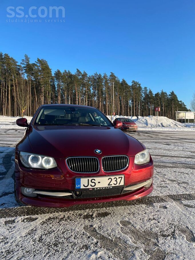 BMW Продаю BMW 330xd (E92), 2011 год. 