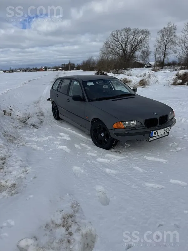 BMW Tiek izlikts pārdošana 325i ar apskati līdz 2026 g
