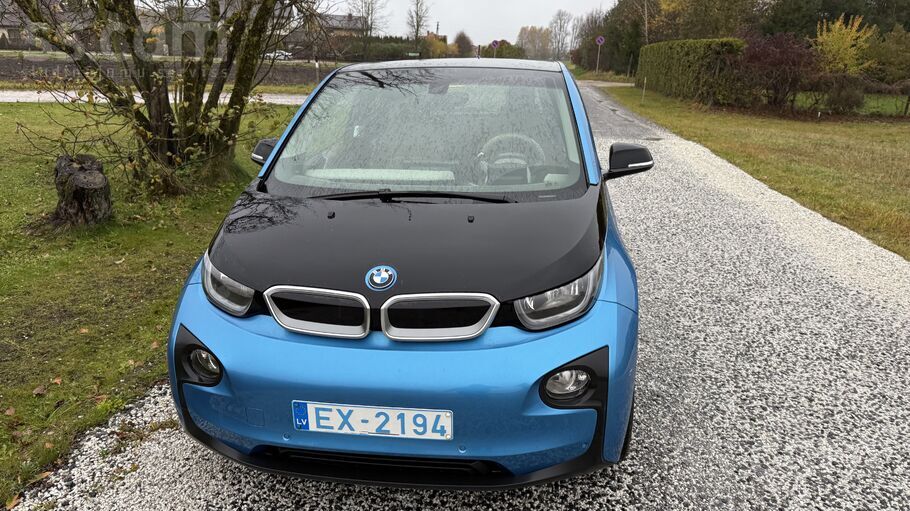 Pārdodu koptu un uzticamu BMW i3 ar 94 Ah bateriju. Auto ir ideālā tehniskā