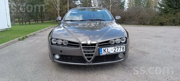 Alfa-romeo Pārdod. 4x4