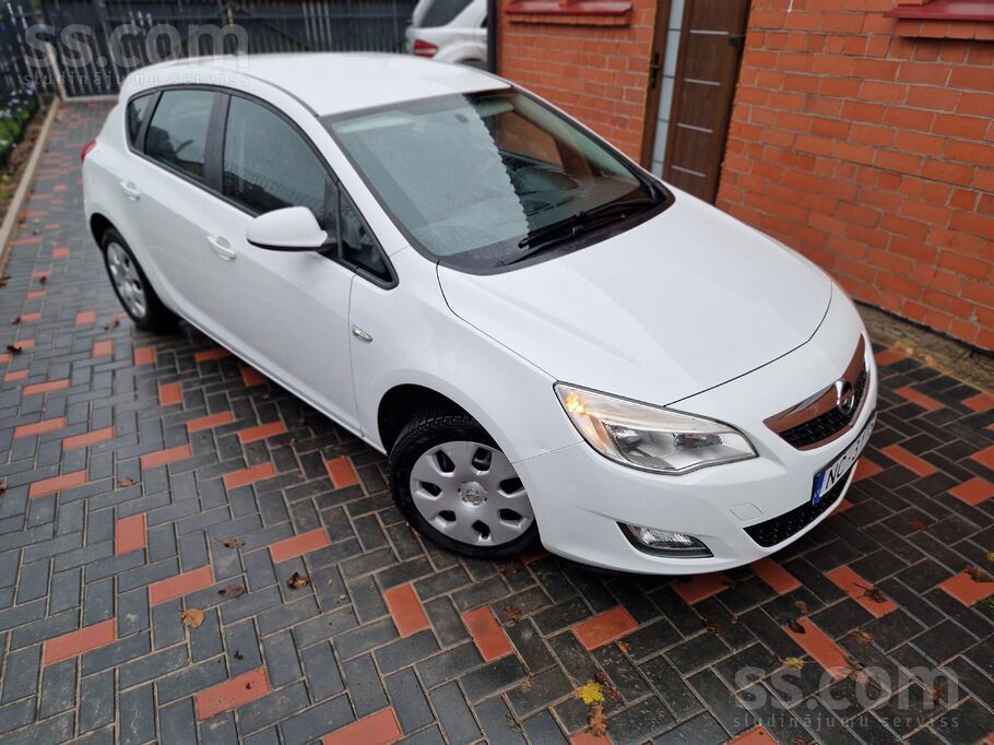 Opel Opel Astra, 2010, 1.4 benzīns, 5 ātrumu manuālā kā