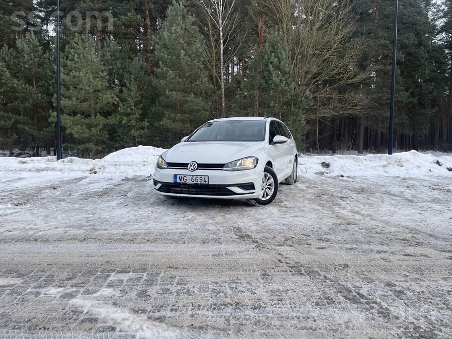 Golf 7, iegādāts Moller auto, kur arī veiktas visas apkopes, pieejama visa s