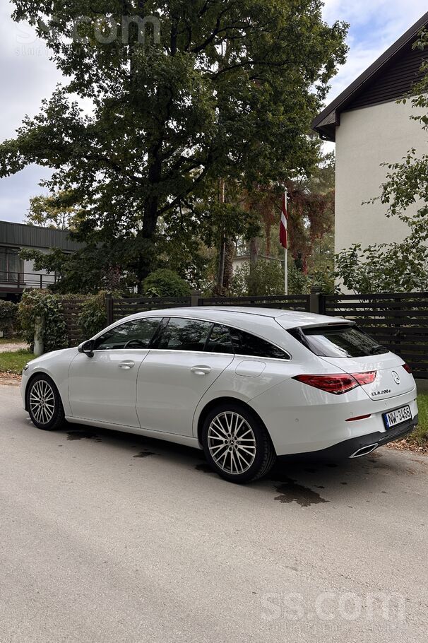 Tiek pārdots Mercedes-Benz Cla 200d - jaunākās paaudzes modelis ar modernu M