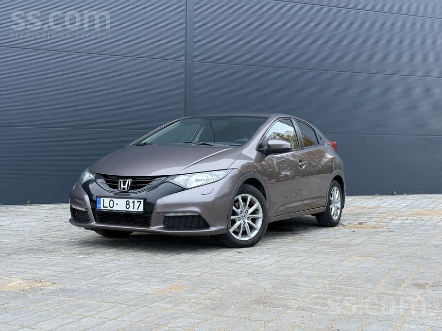 Honda Civic 1.8 benzīna dzinējs, automātiskā pārnesumu kārba.
104 Kw/ 141