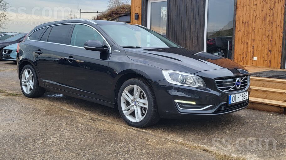 Volvo Volvo V60 Plug in hybrid. Ādas salons. 