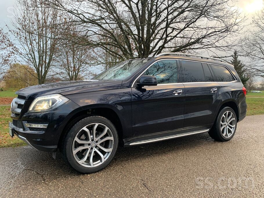 Tiek pārdots labā stāvoklī Mercedess Gl350 Bluetec 4 matic 190kw/258zs 7 sēd