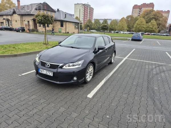 Lexus Максимальная комплектация. Батарея и двигатель в п
