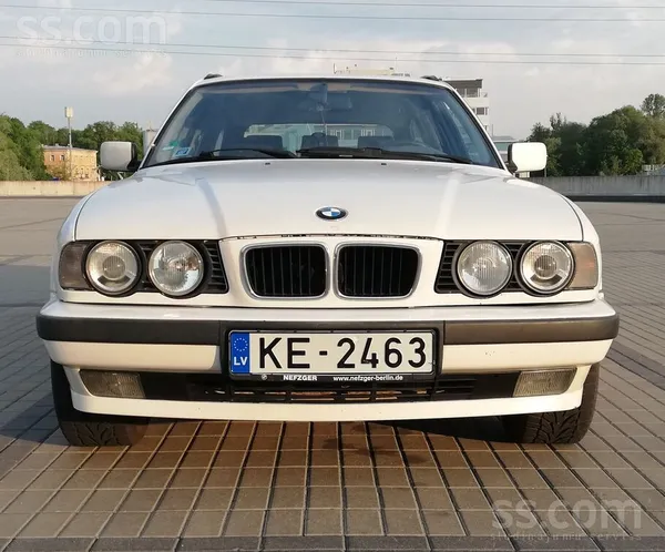 BMW Tiek tirgota dzīva 518i touring virsbūve 1996/02, 