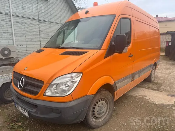 Mercedes Pilna masa 3000kg, nav nepieciešama vinjete. 