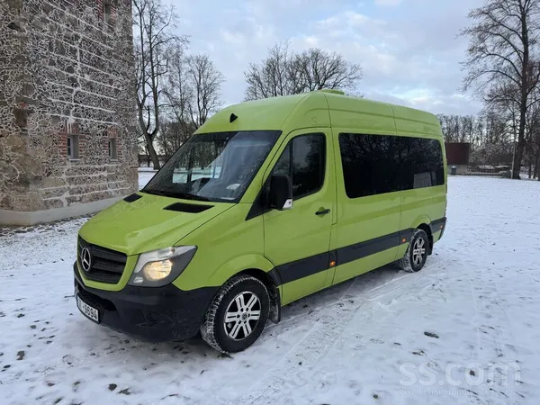 Mercedes Pārdod uzņēmums. 