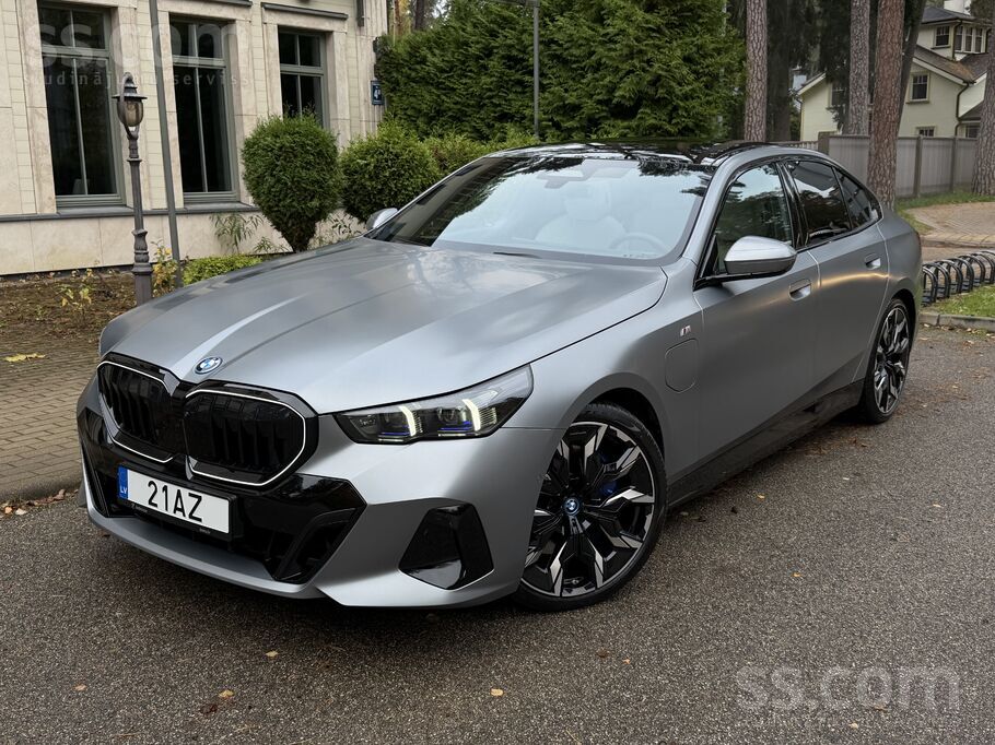 Bmw G60 550e, Hybrid, M. sportpaket, X-Drive, 3.0i, 375.kw, 510.zs
Cena a