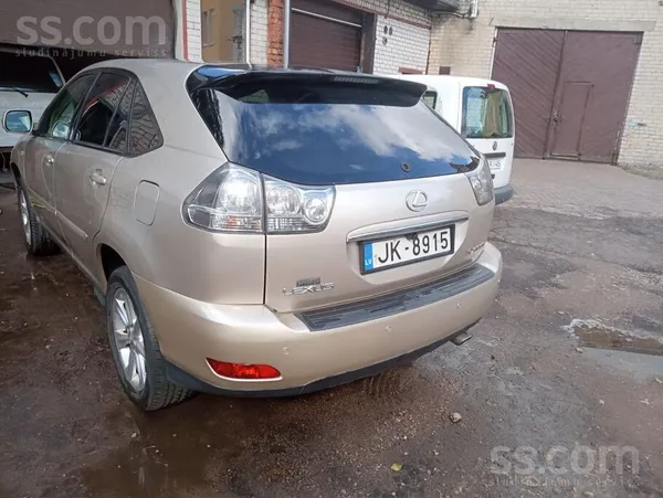 Lexus Бензин/газ. Обычная подвеска, без пневмы. Новый ТО