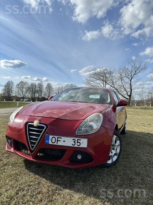 Alfa-romeo Pārdodu labu, dinamisku auto. Auto stāvoklis tehni
