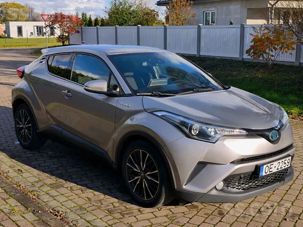 Pārdodu Toyota C-Hr 1.8 Hybrid, kopts un uzticams auto, teicamā vizuālā un t