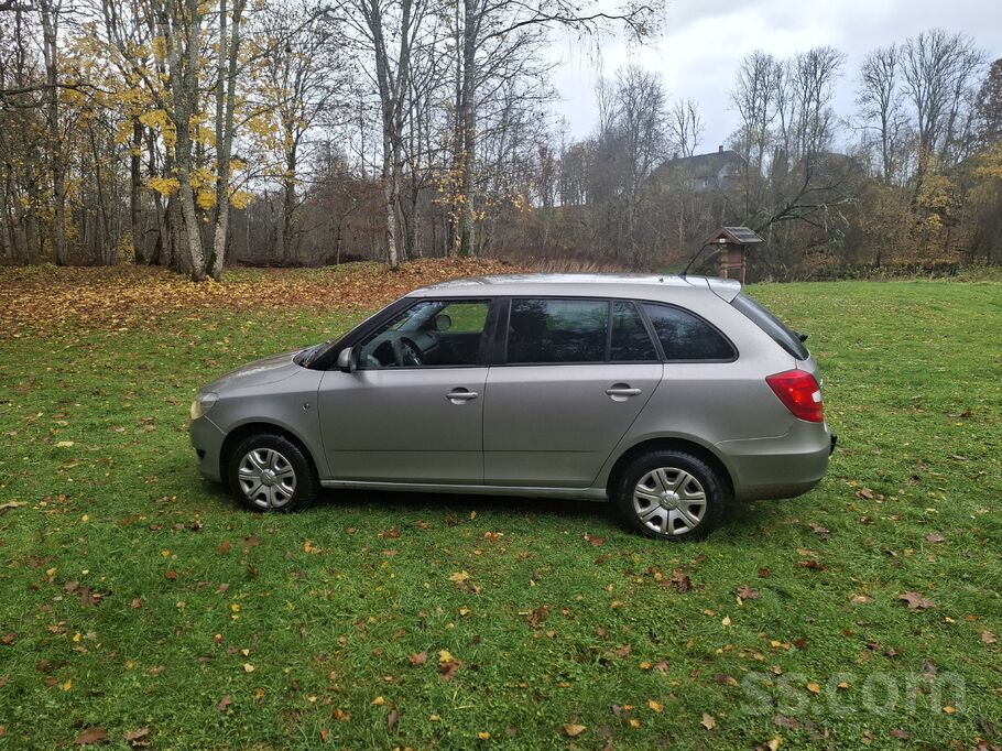 Pārdod labi tehnisku un vizuālu Skodu. Auto iegādāts Latvijā un var izsekot
