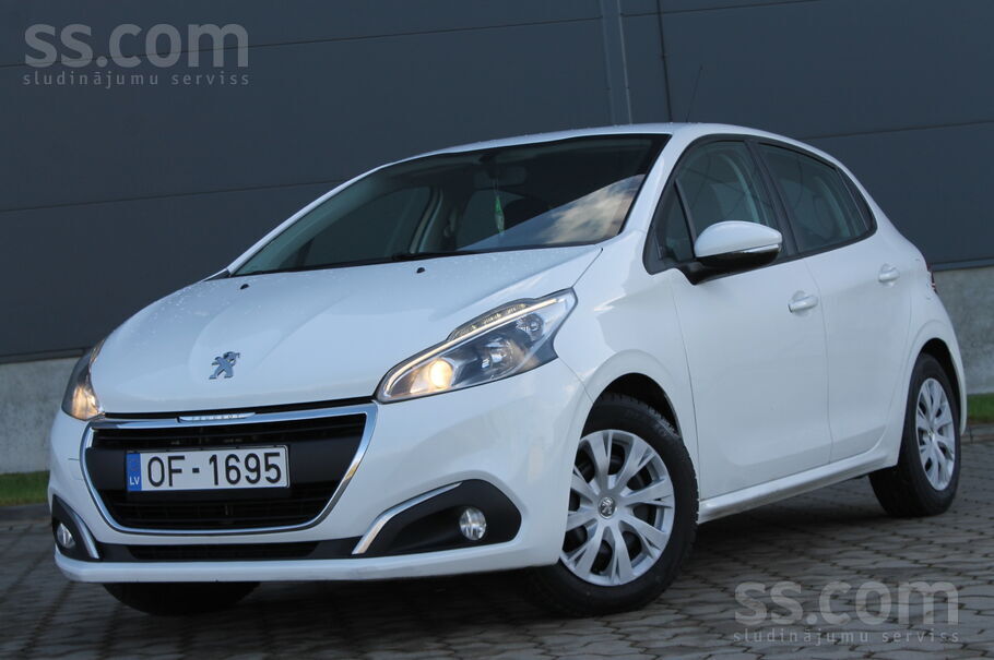 Peugeot Peugeot 208, 2017.Gada 1.2i Benzīns 60kw motors